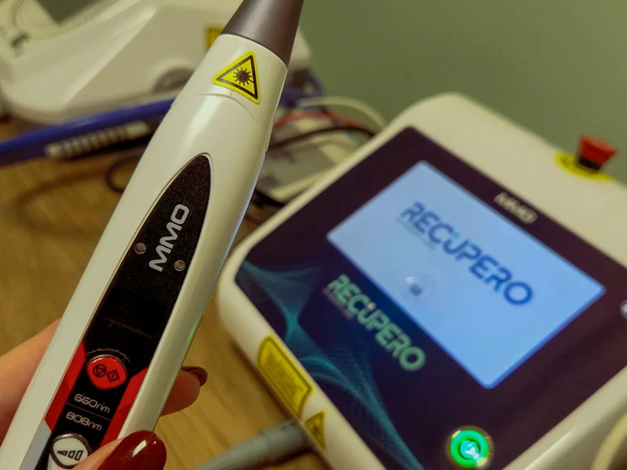 Equipamento de terapia para zumbido na AudioTao